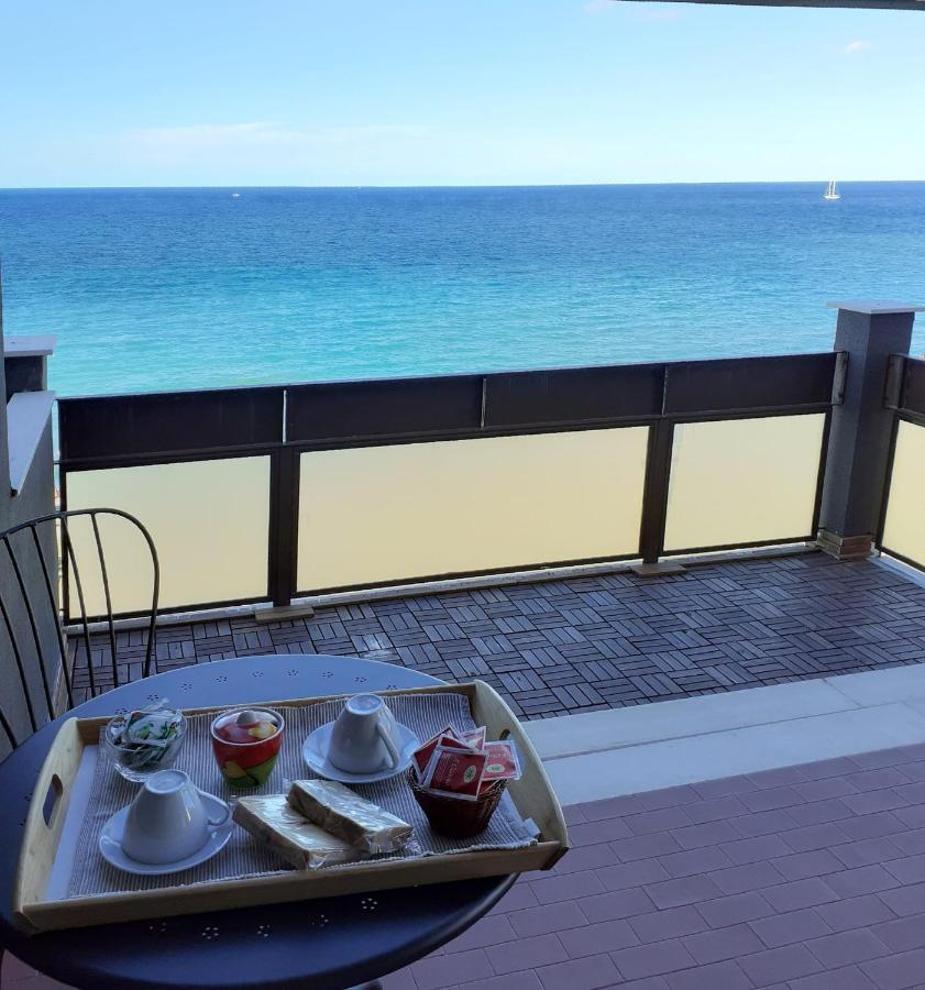 Attico Suite Spiaggia 바리 외부 사진